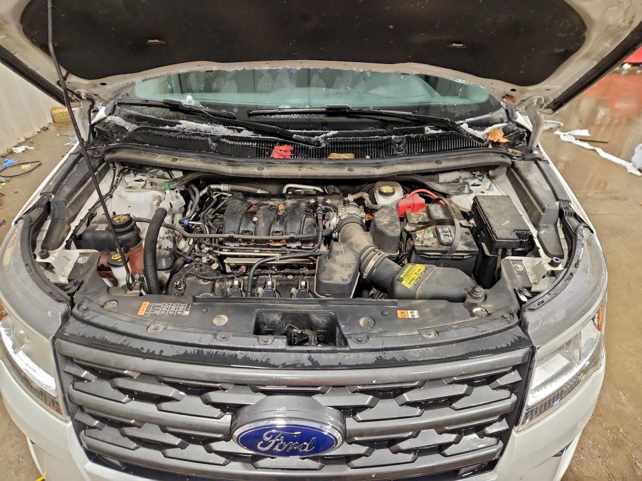 2018 FORD EXPLORER XLT photo 12