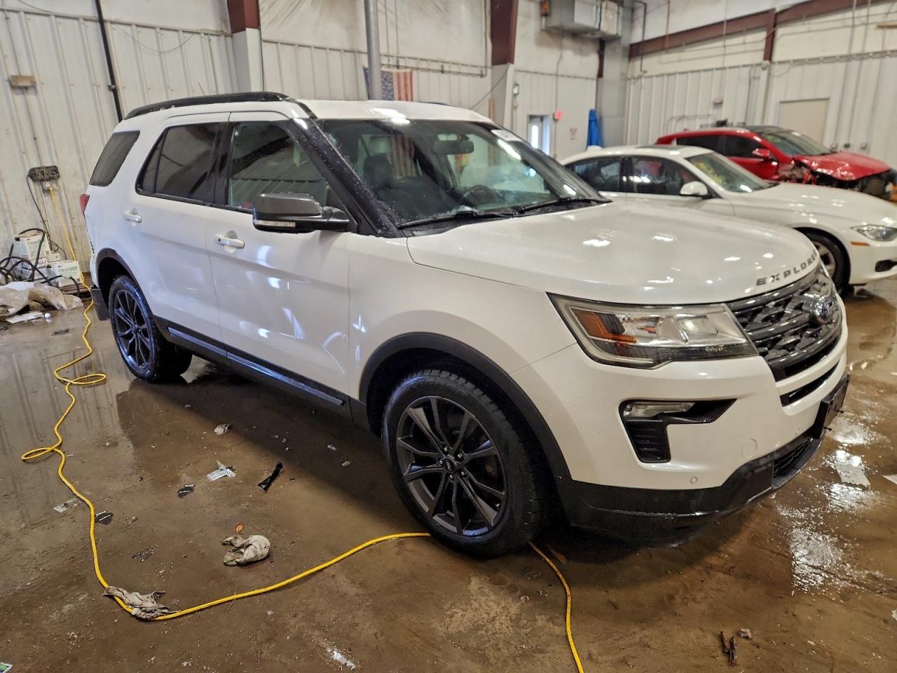 2018 FORD EXPLORER XLT photo 4