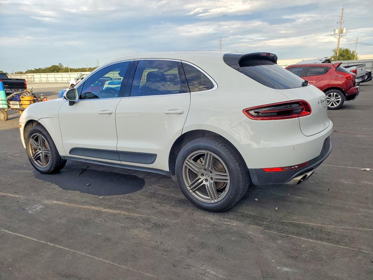 2017 PORSCHE MACAN S photo 2