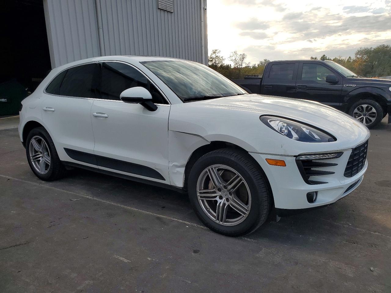 2017 PORSCHE MACAN S photo 4