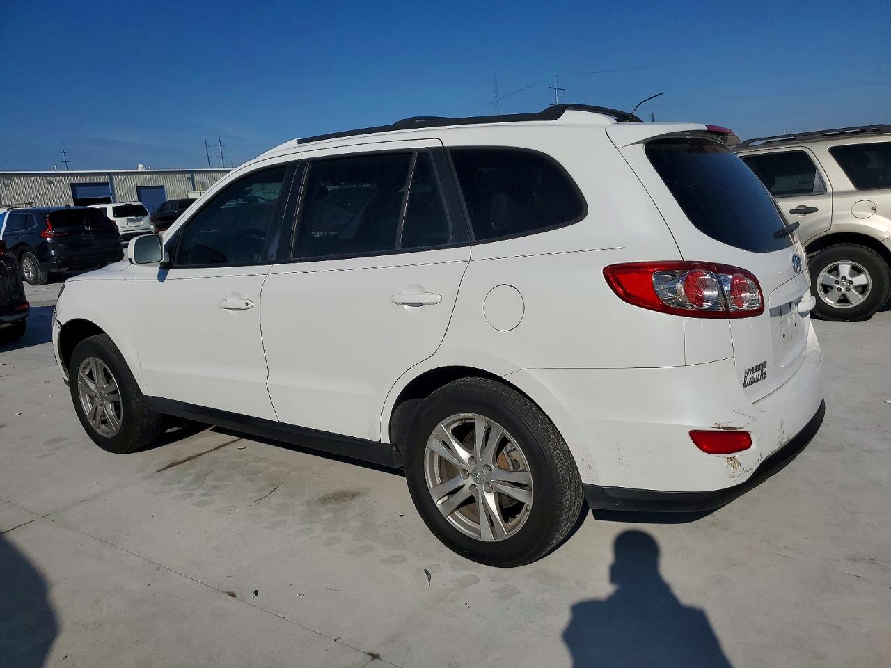 2011 HYUNDAI SANTA FE SE photo 3