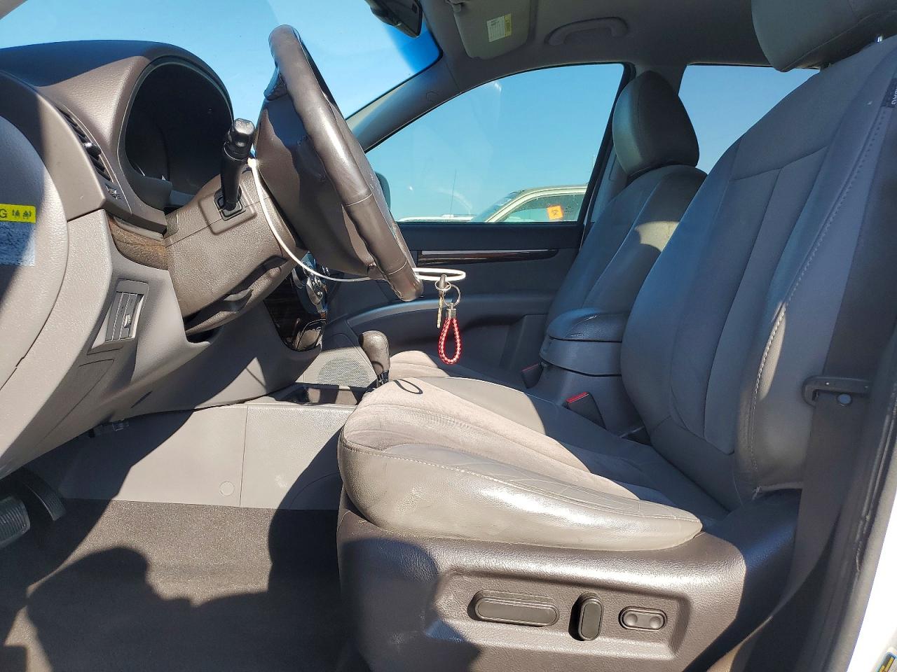 2011 HYUNDAI SANTA FE SE photo 13