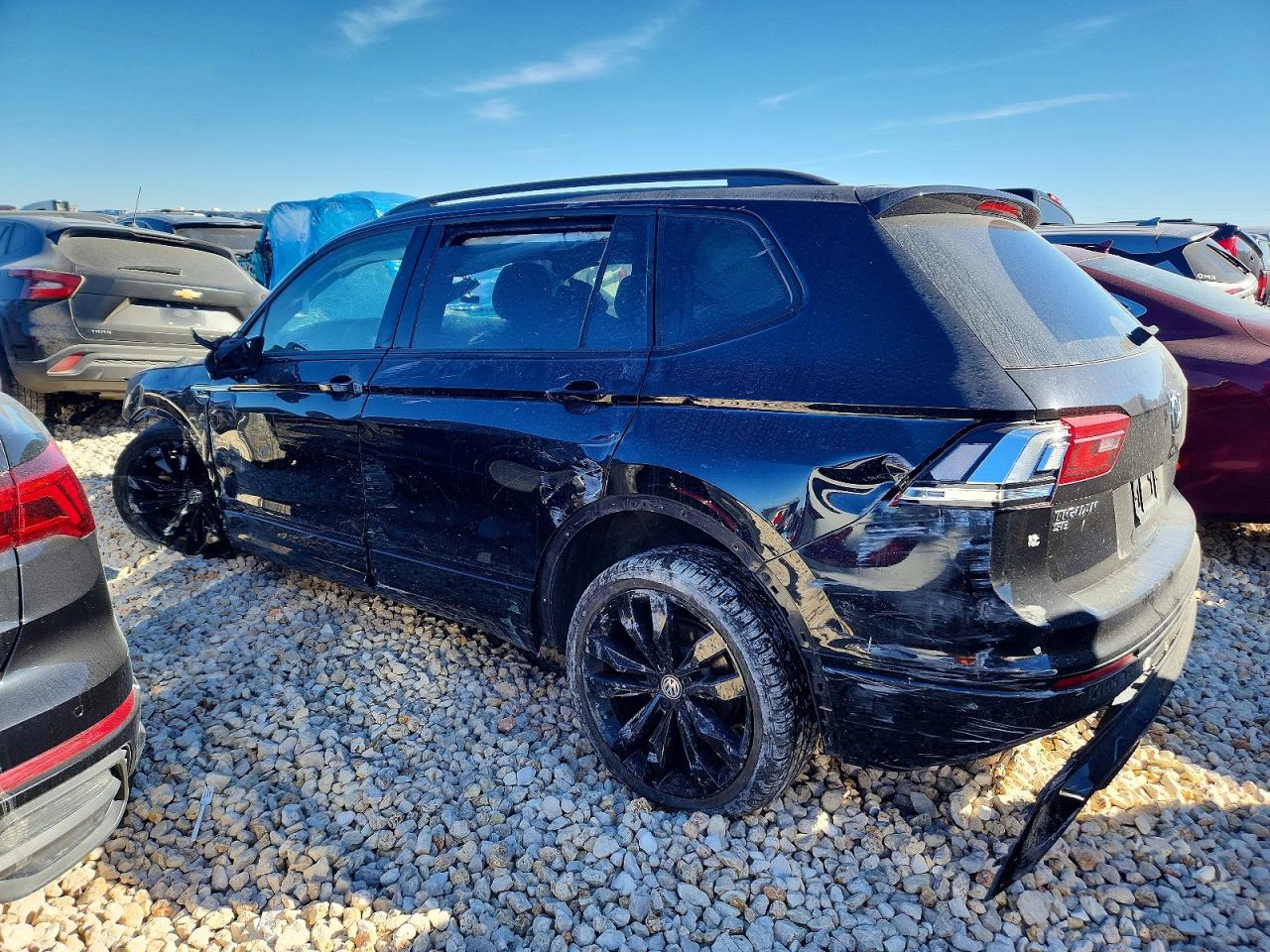 2020 VOLKSWAGEN TIGUAN SE photo 2