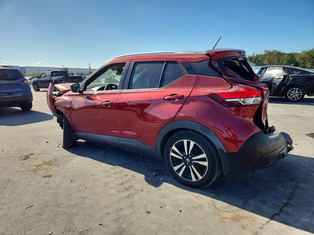 2018 NISSAN KICKS S photo 2