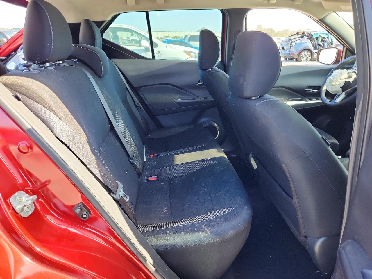 2018 NISSAN KICKS S photo 11