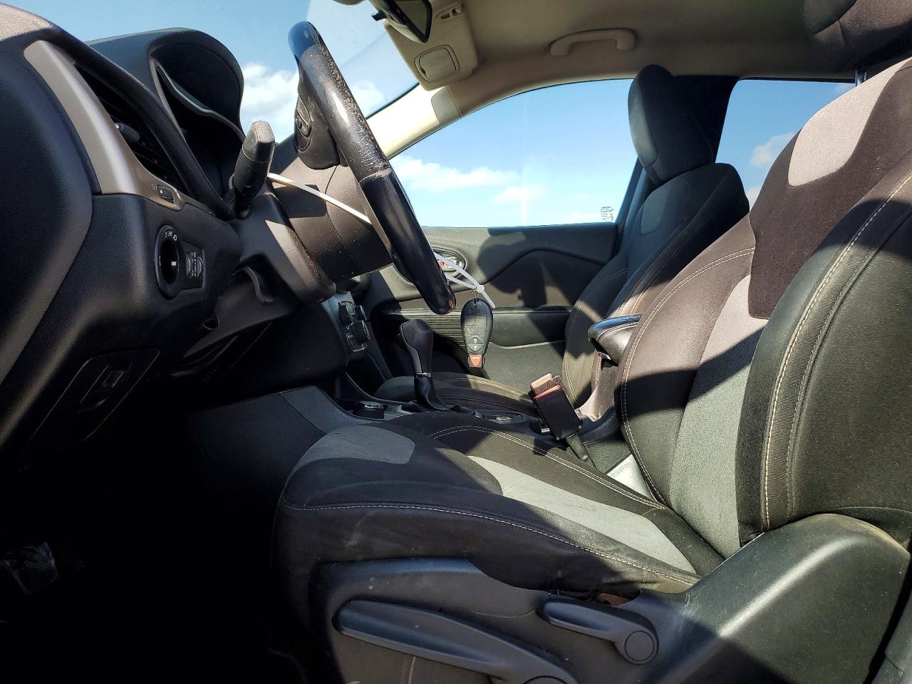 2014 JEEP CHEROKEE LATITUDE photo 7