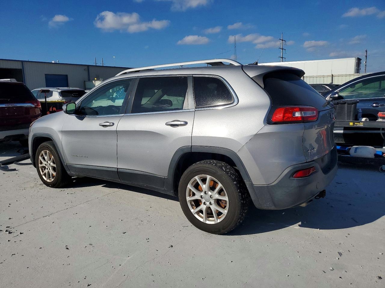 2014 JEEP CHEROKEE LATITUDE photo 2