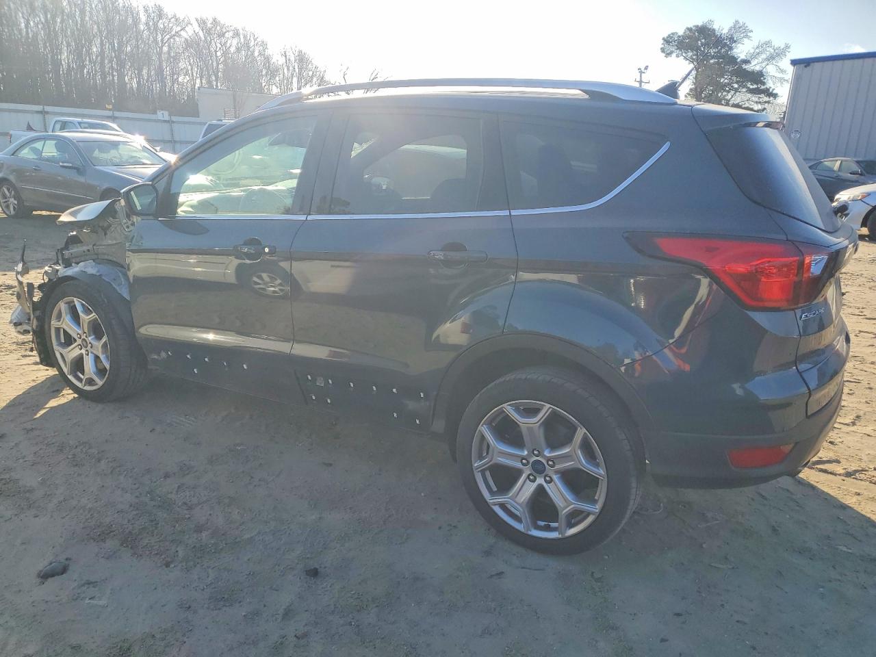 2019 FORD ESCAPE TITANIUM photo 2