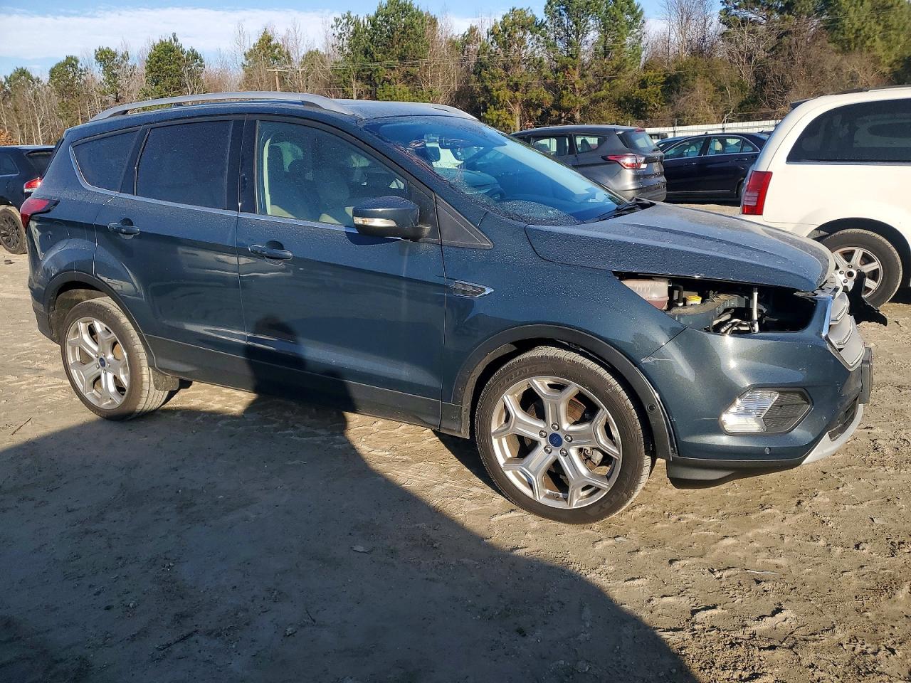 2019 FORD ESCAPE TITANIUM photo 4
