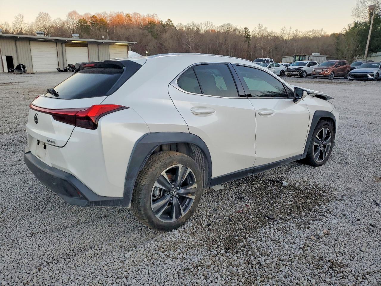 2019 LEXUS UX 200 photo 3