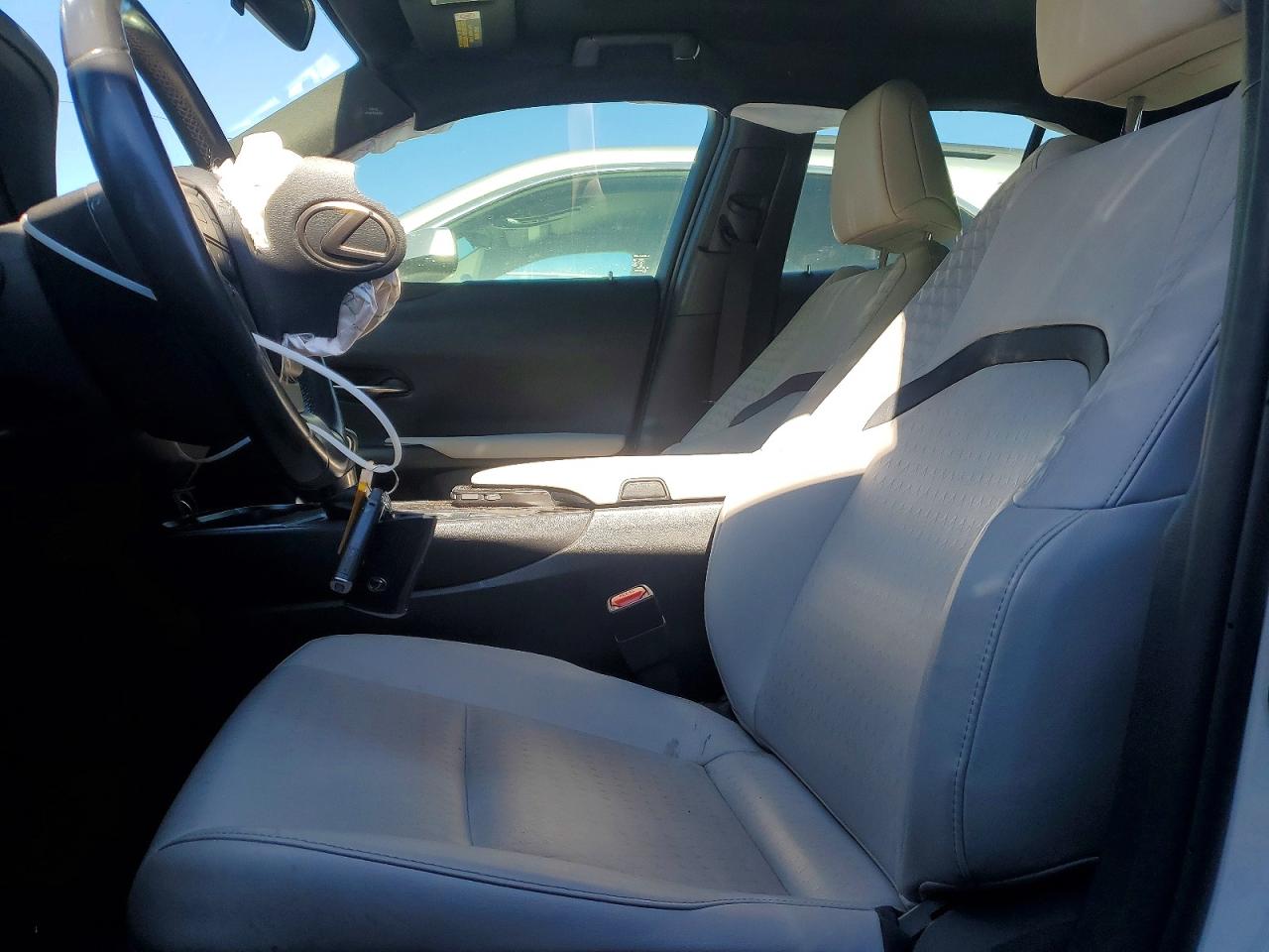 2019 LEXUS UX 200 photo 7