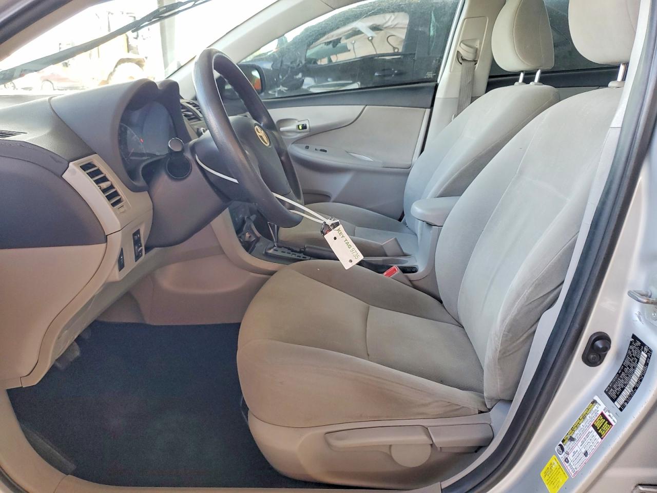 2013 TOYOTA COROLLA BASE photo 7