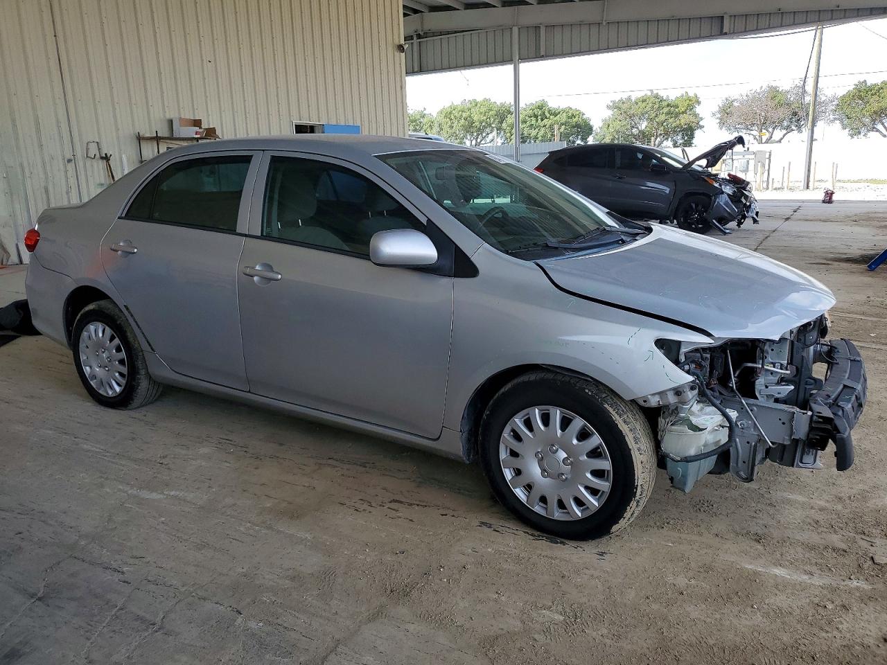 2013 TOYOTA COROLLA BASE photo 4