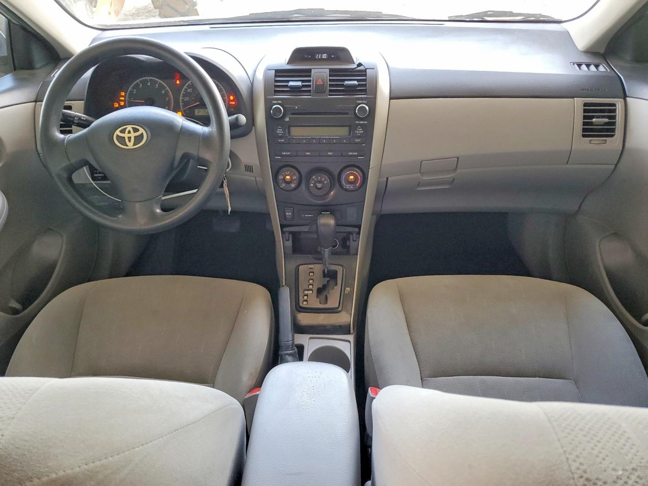 2013 TOYOTA COROLLA BASE photo 8