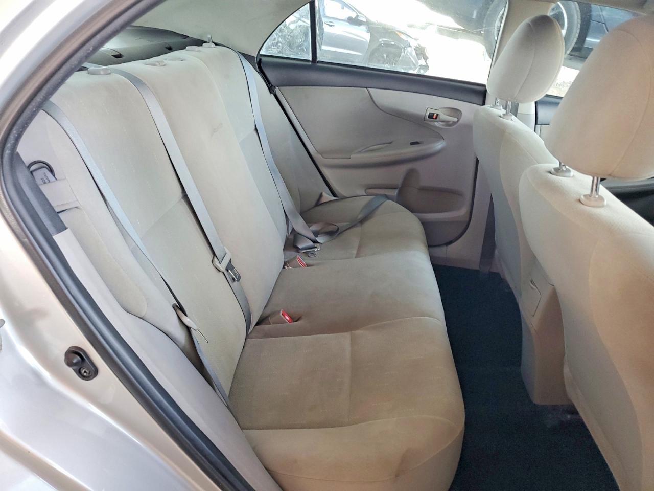 2013 TOYOTA COROLLA BASE photo 10