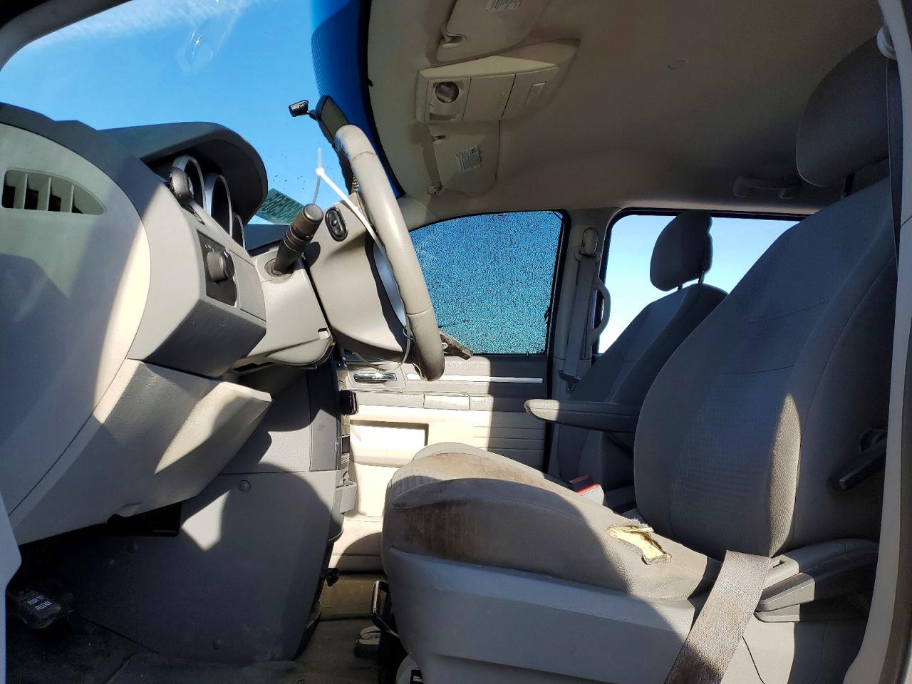 2010 DODGE GRAND CARAVAN SE photo 19