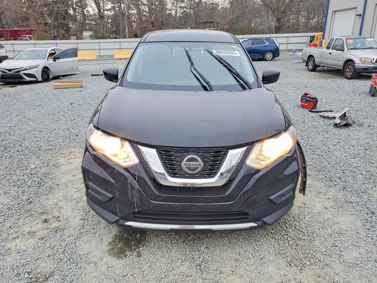 2018 NISSAN ROGUE S photo 5