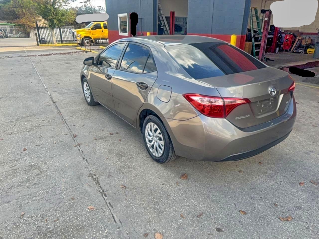 2017 TOYOTA COROLLA L photo 3