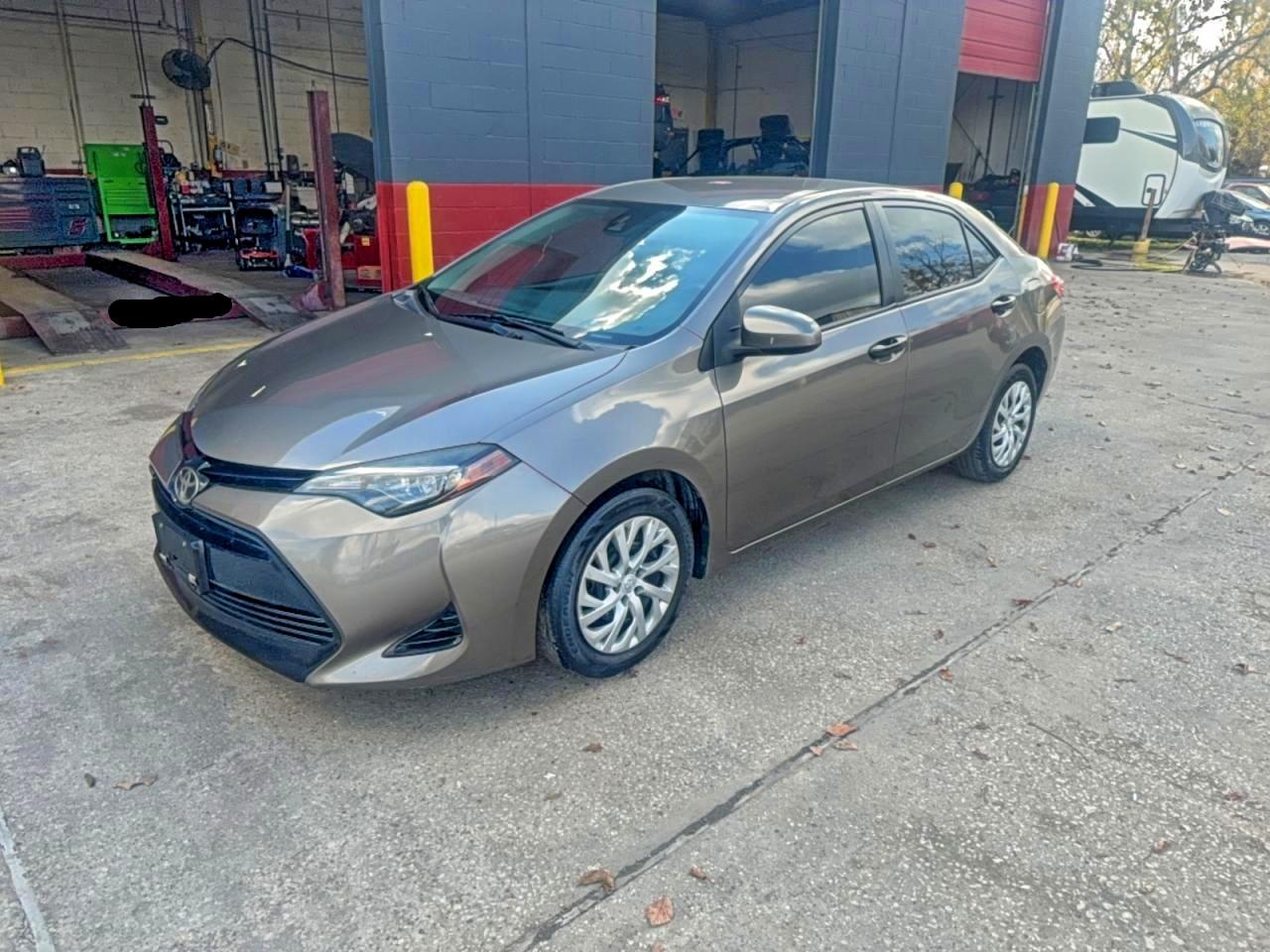 2017 TOYOTA COROLLA L photo 2