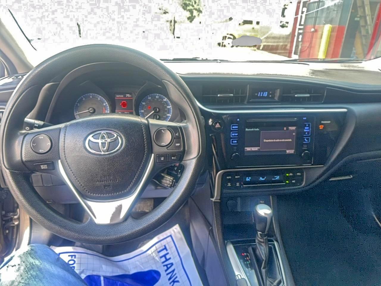 2017 TOYOTA COROLLA L photo 9