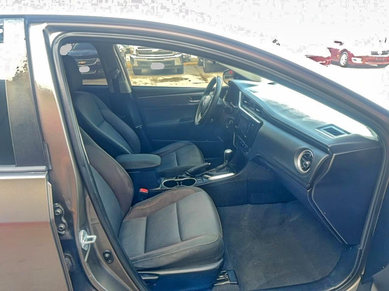 2017 TOYOTA COROLLA L photo 5