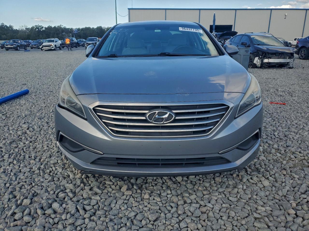 2017 HYUNDAI SONATA SE photo 5