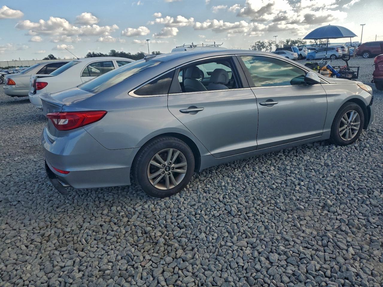 2017 HYUNDAI SONATA SE photo 3