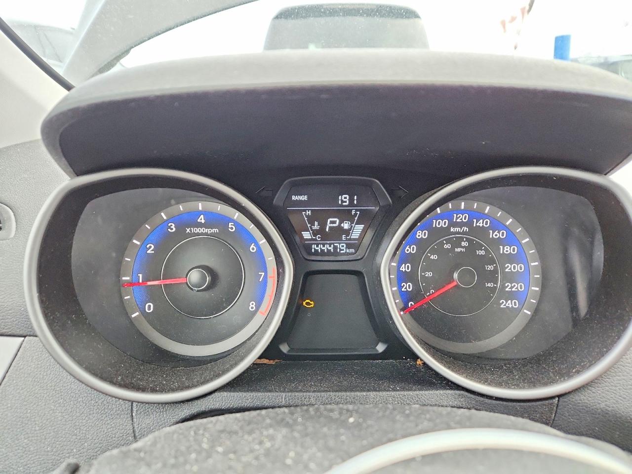 2014 HYUNDAI ELANTRA SE photo 9