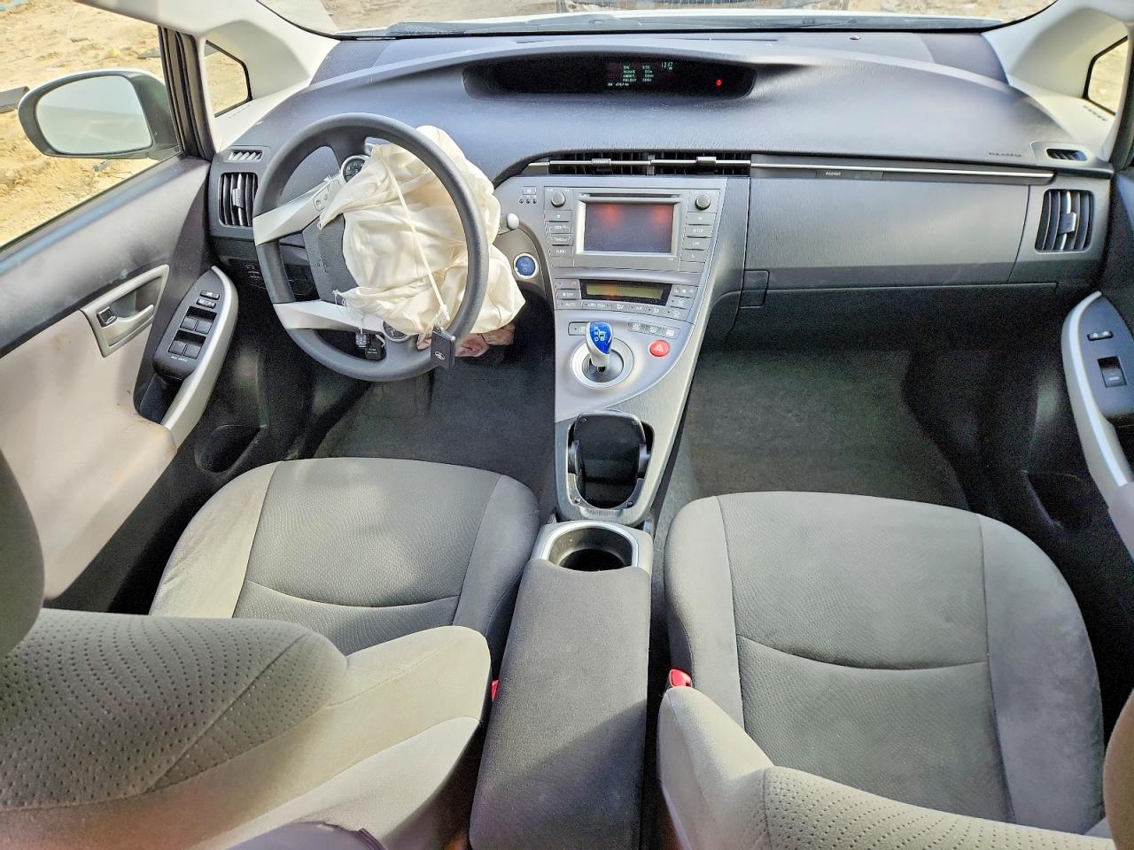 2012 TOYOTA PRIUS photo 8