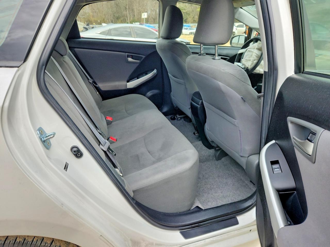 2012 TOYOTA PRIUS photo 10