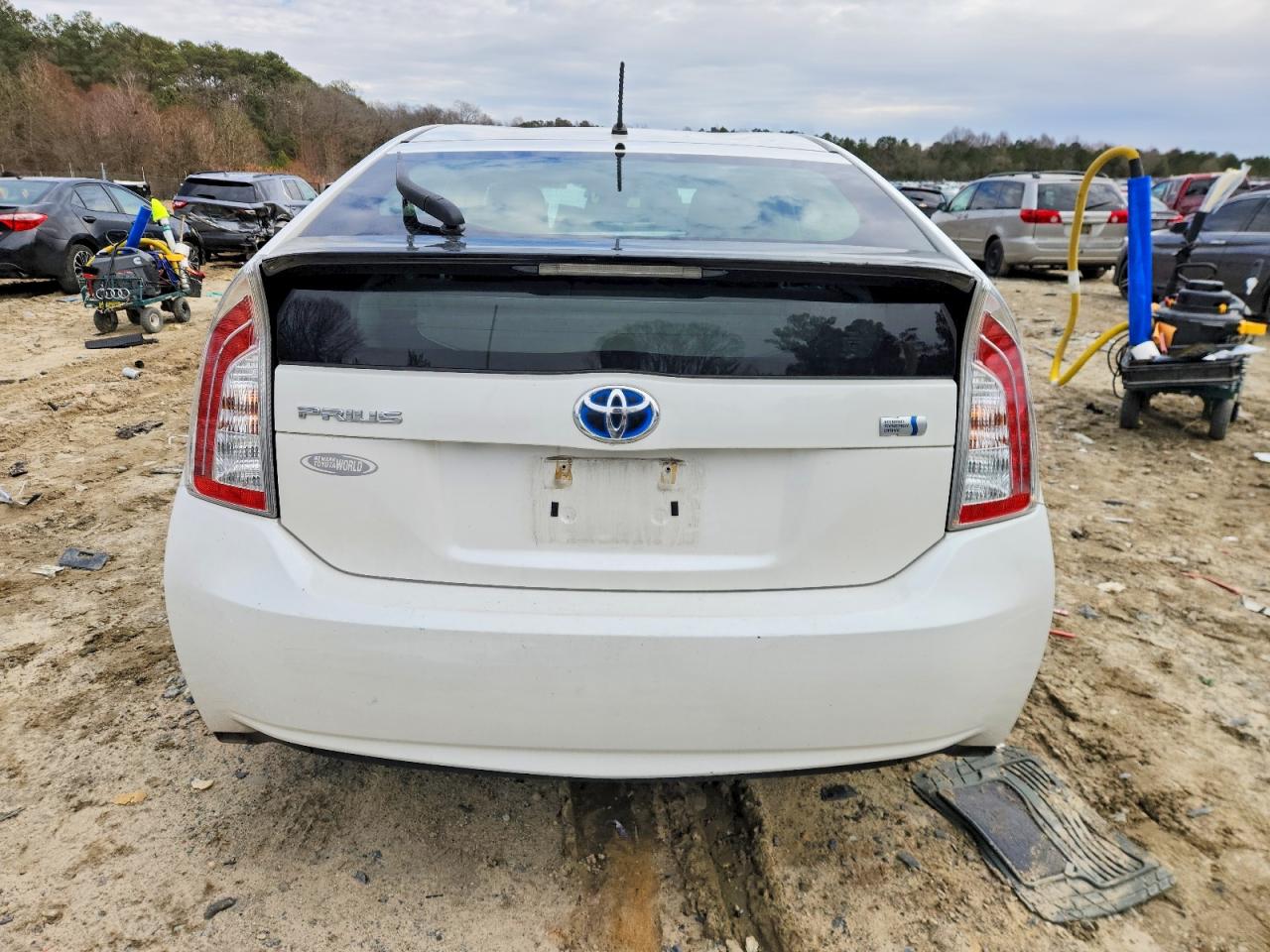 2012 TOYOTA PRIUS photo 6