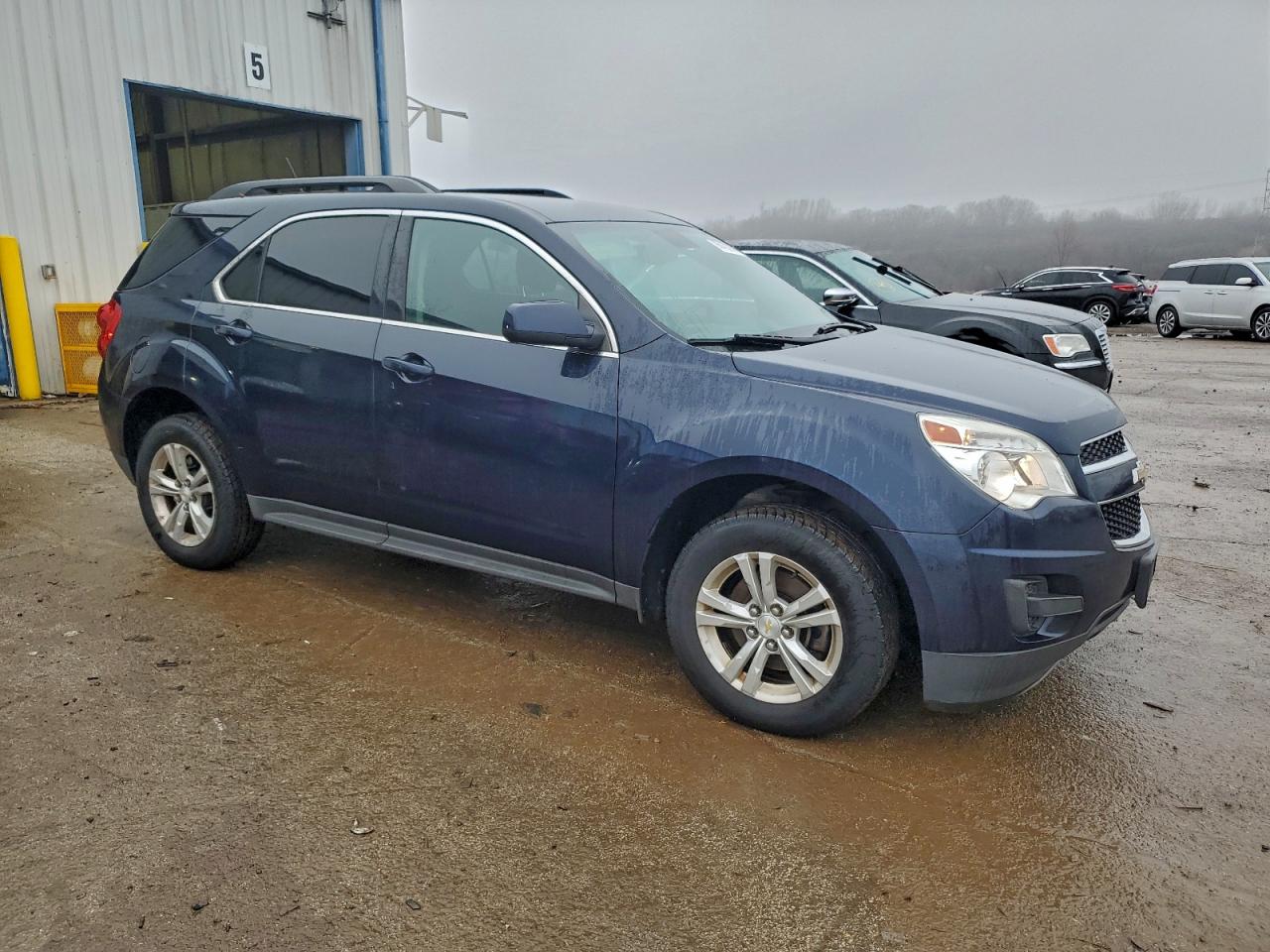 2015 CHEVROLET EQUINOX LT photo 4