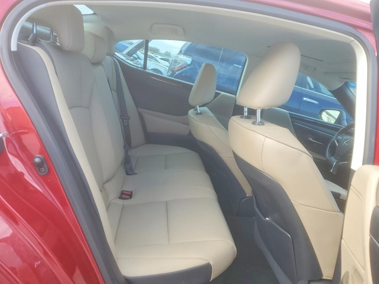 2020 LEXUS ES 300H photo 19