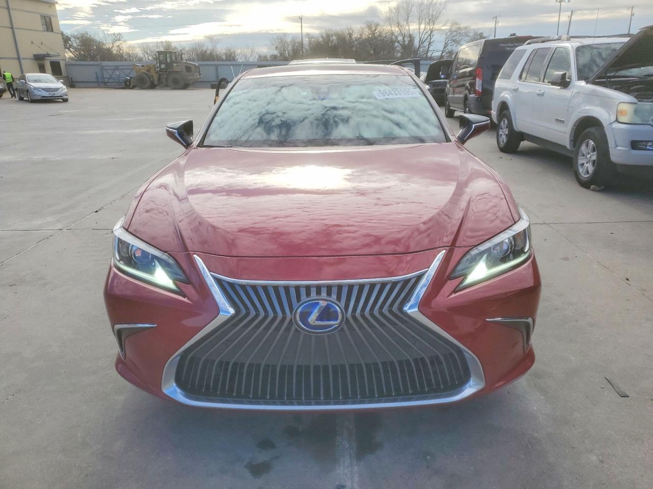 2020 LEXUS ES 300H photo 9