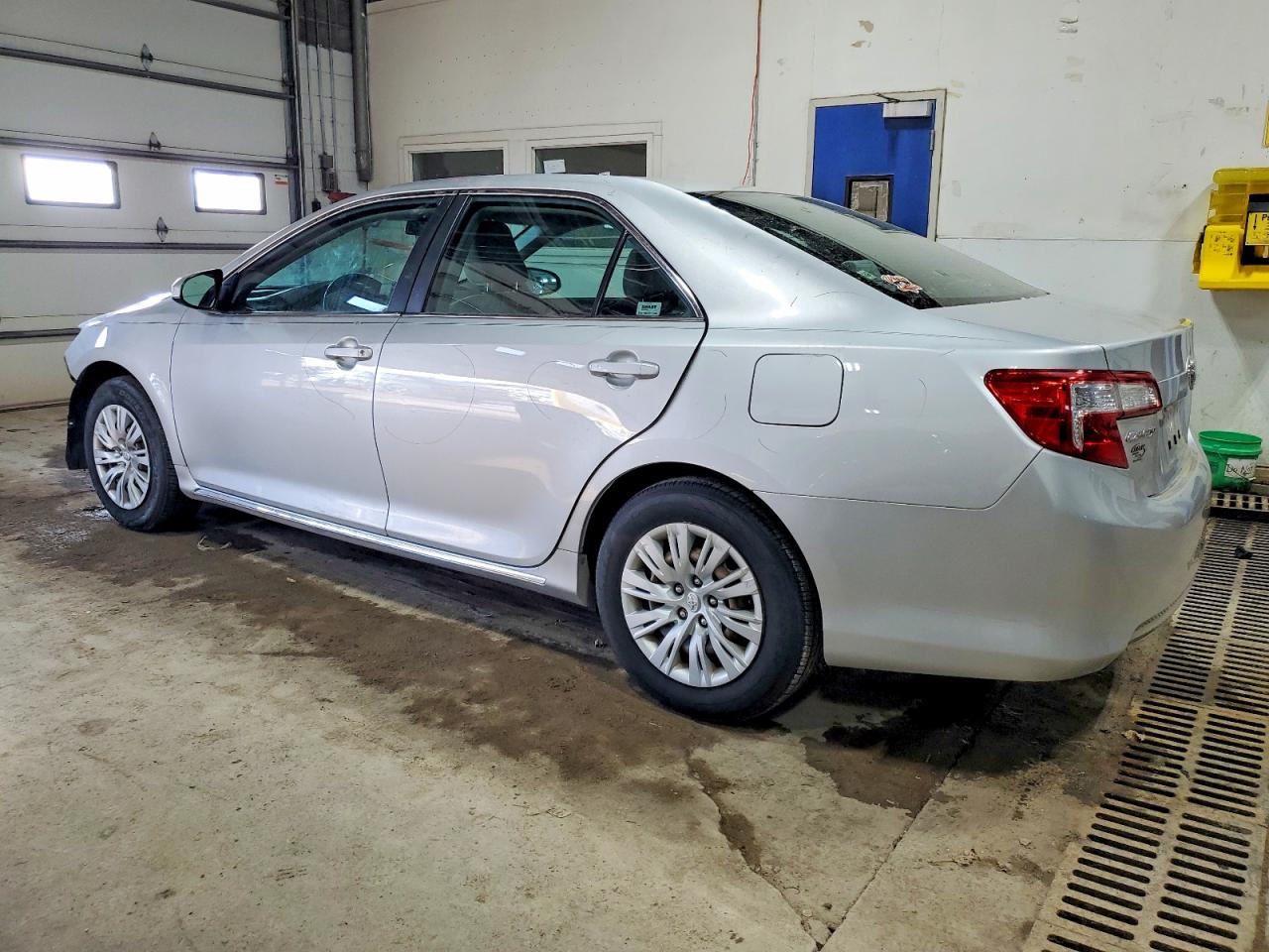 2012 TOYOTA CAMRY BASE photo 2