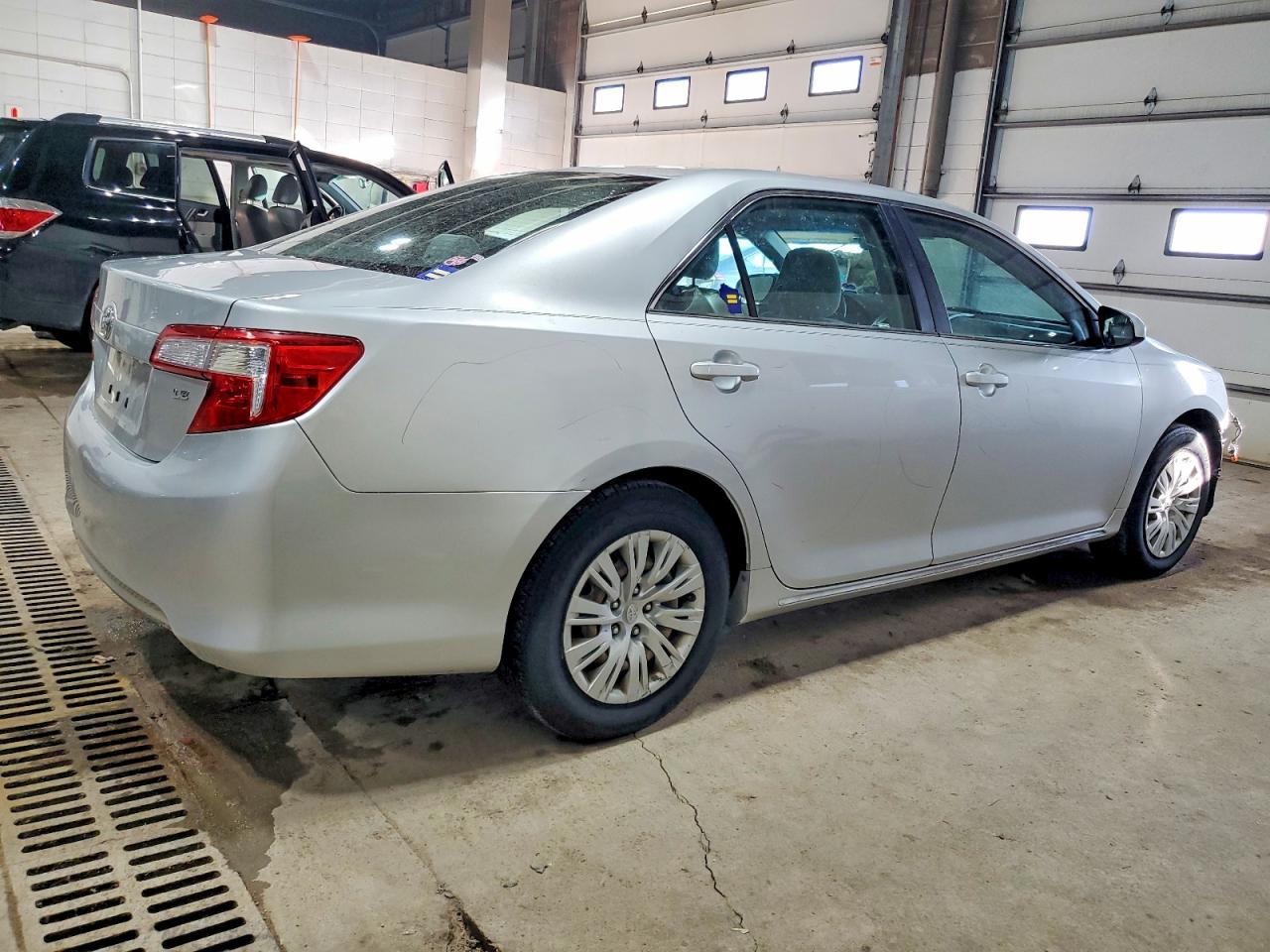 2012 TOYOTA CAMRY BASE photo 3