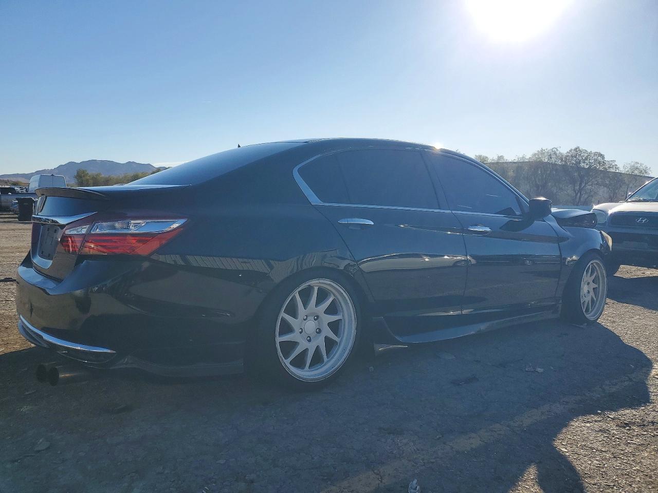 2017 HONDA ACCORD LX photo 7