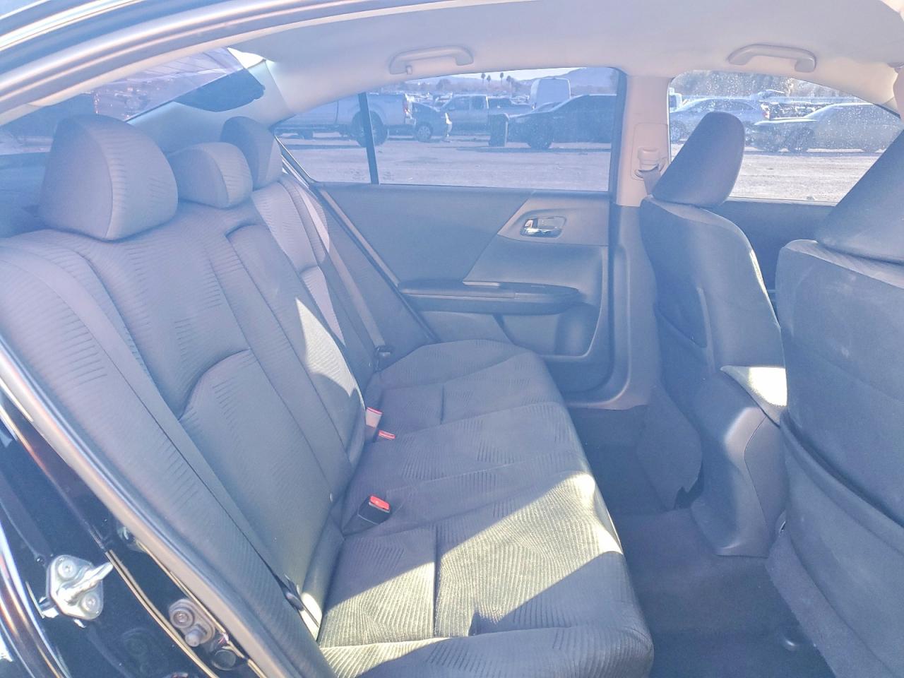 2017 HONDA ACCORD LX photo 28