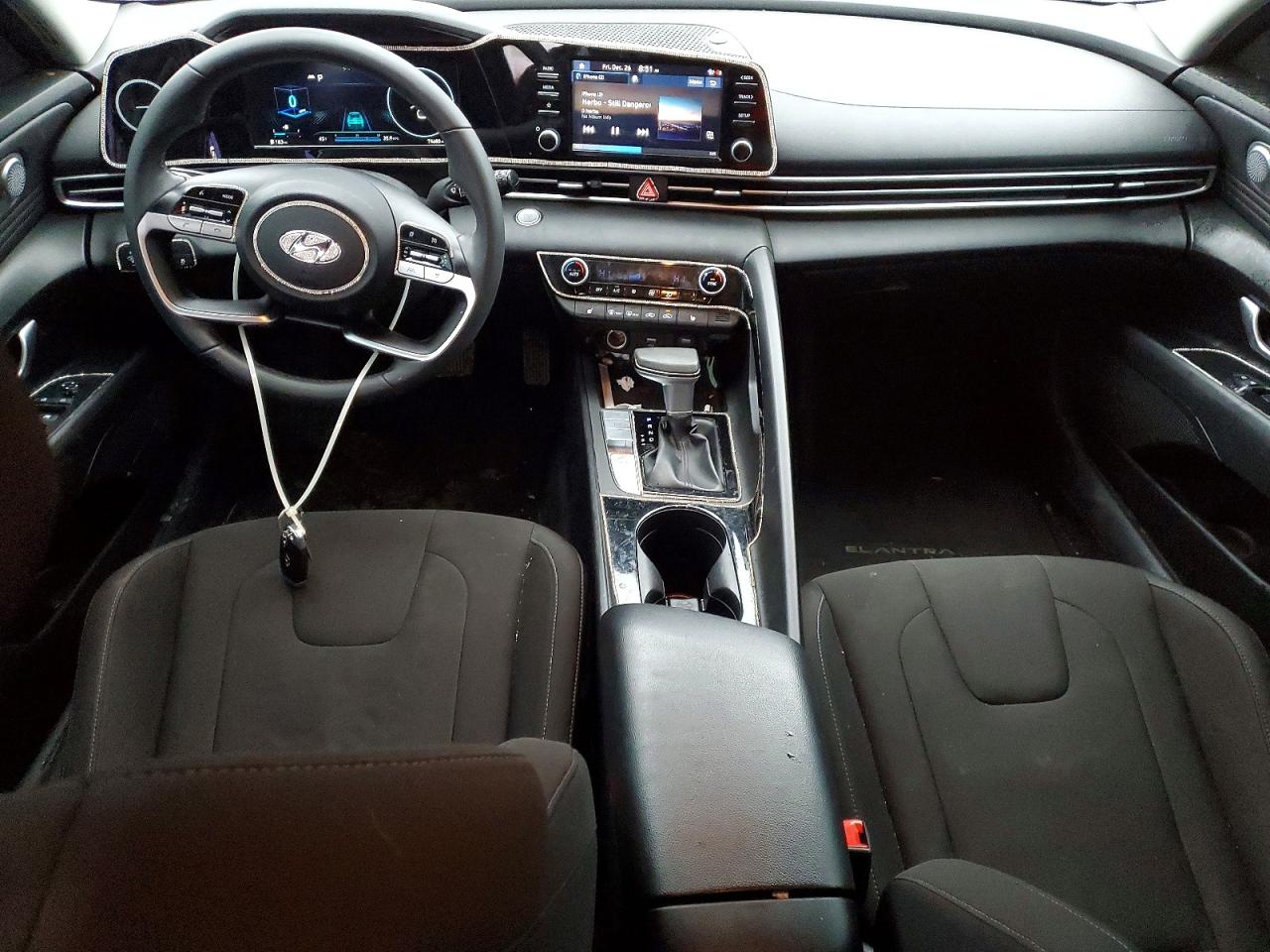 2021 HYUNDAI ELANTRA SEL photo 8