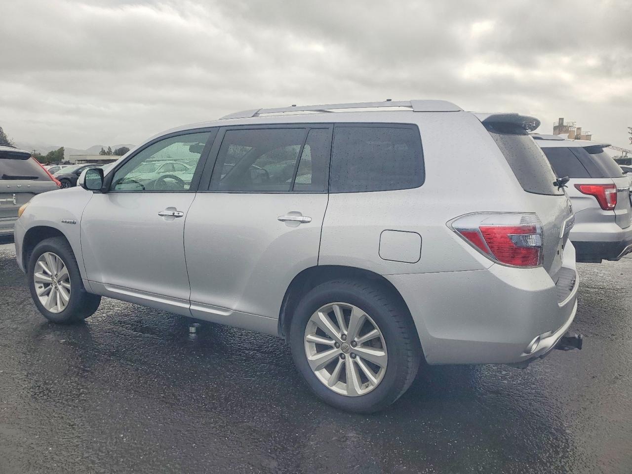 2010 TOYOTA HIGHLANDER HYBRID LIMITED photo 2