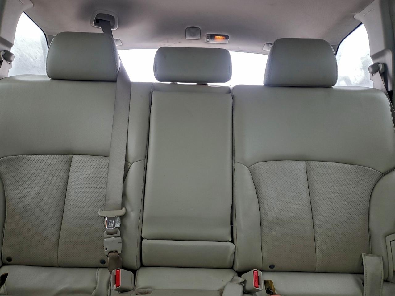 2011 SUBARU OUTBACK 3.6R LIMITED photo 10