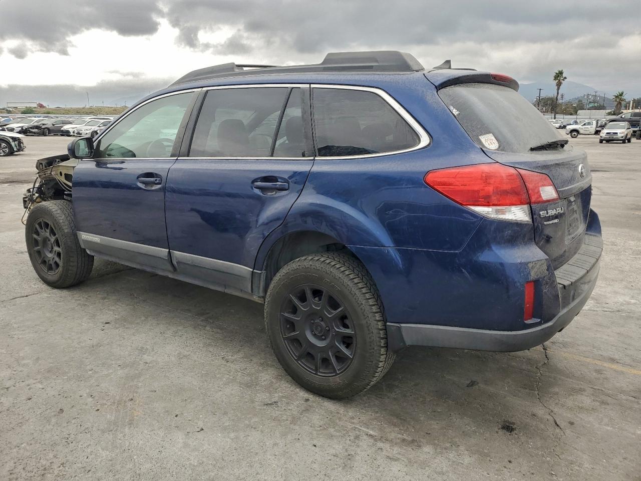 2011 SUBARU OUTBACK 3.6R LIMITED photo 2