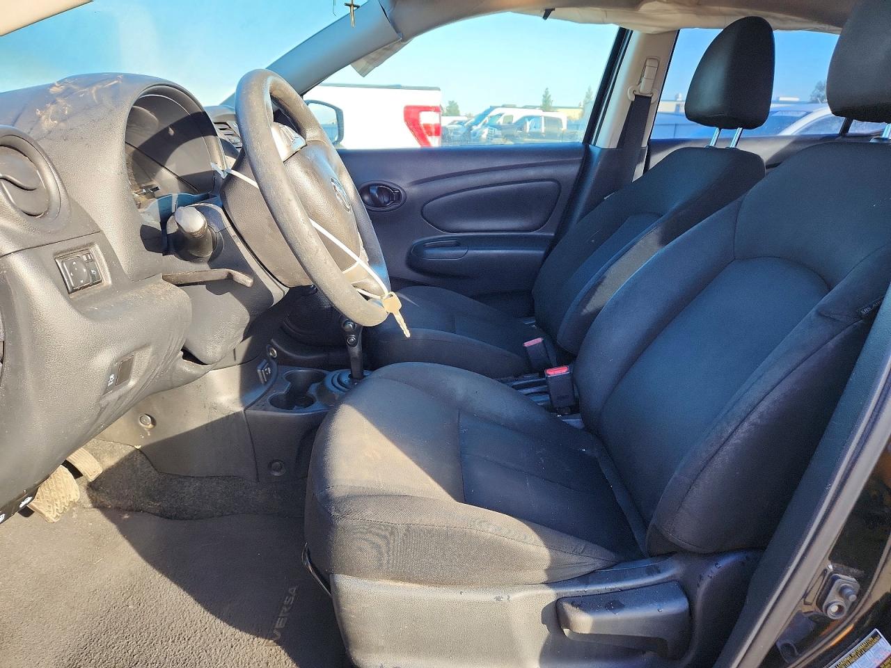 2018 NISSAN VERSA S photo 25