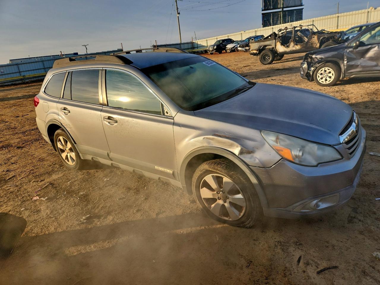 2010 SUBARU OUTBACK photo 4