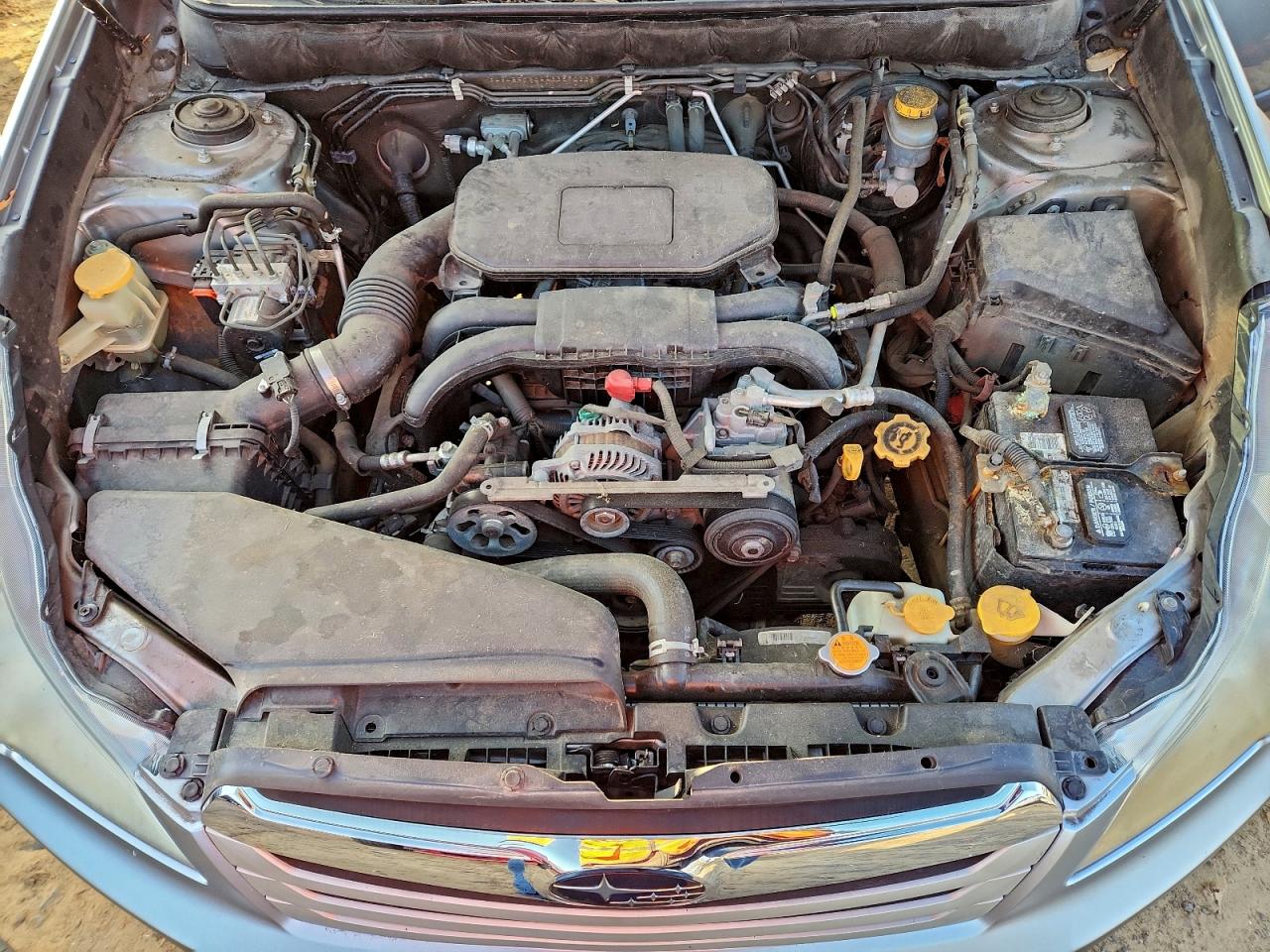 2010 SUBARU OUTBACK photo 12