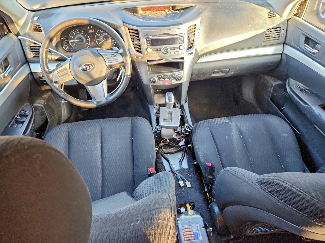 2010 SUBARU OUTBACK photo 8