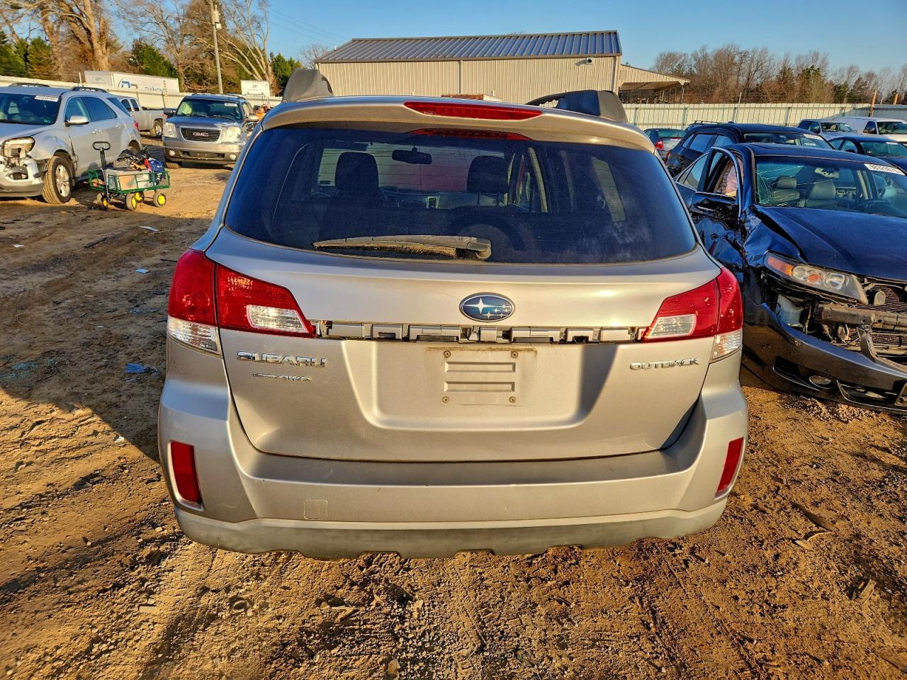 2010 SUBARU OUTBACK photo 6