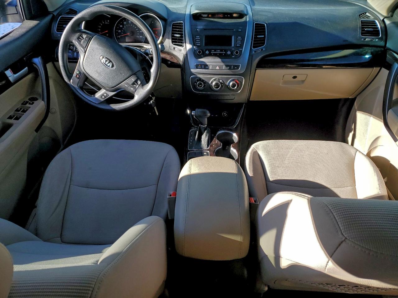 2015 KIA SORENTO LX photo 8