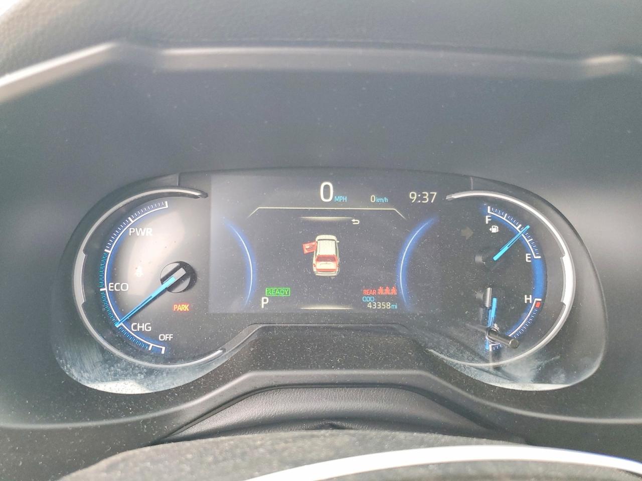 2024 TOYOTA RAV4 LE photo 9