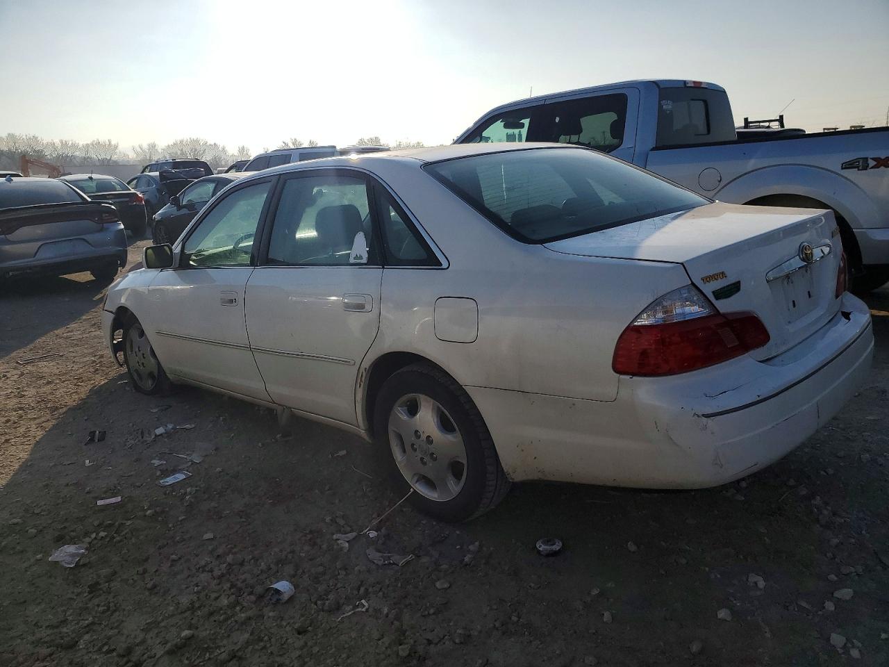 2003 TOYOTA AVALON XL photo 3